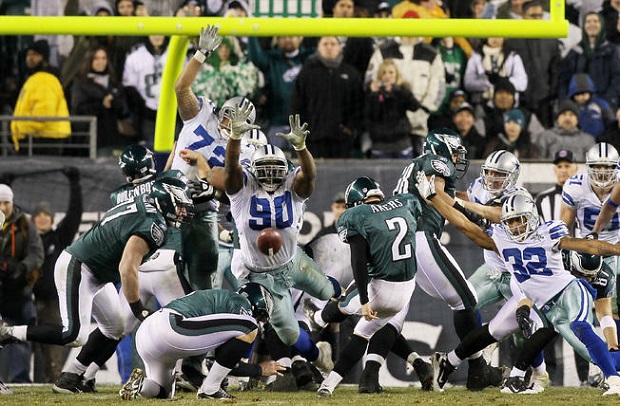 David Akers kicking for the Philadelphia Eagles (Getty Images)